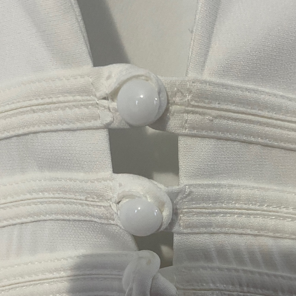 Fashion Nova White Tailored Cinched women’s shirt - Picture 2 of 4